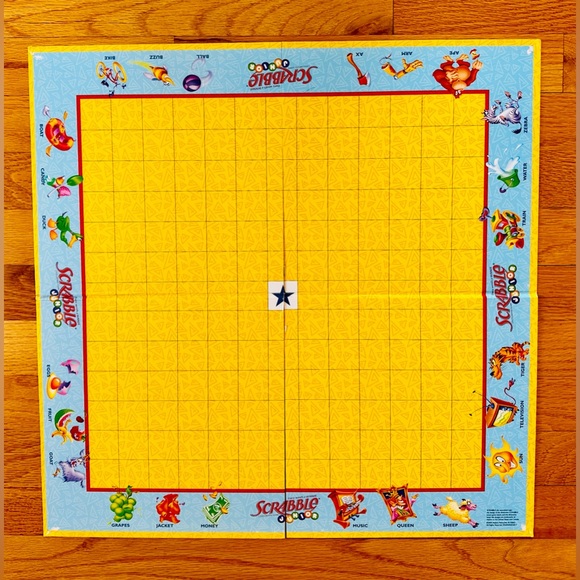 A set of three board games: Scrabble Junior, Guess Who & Trouble - Picture 4 of 7